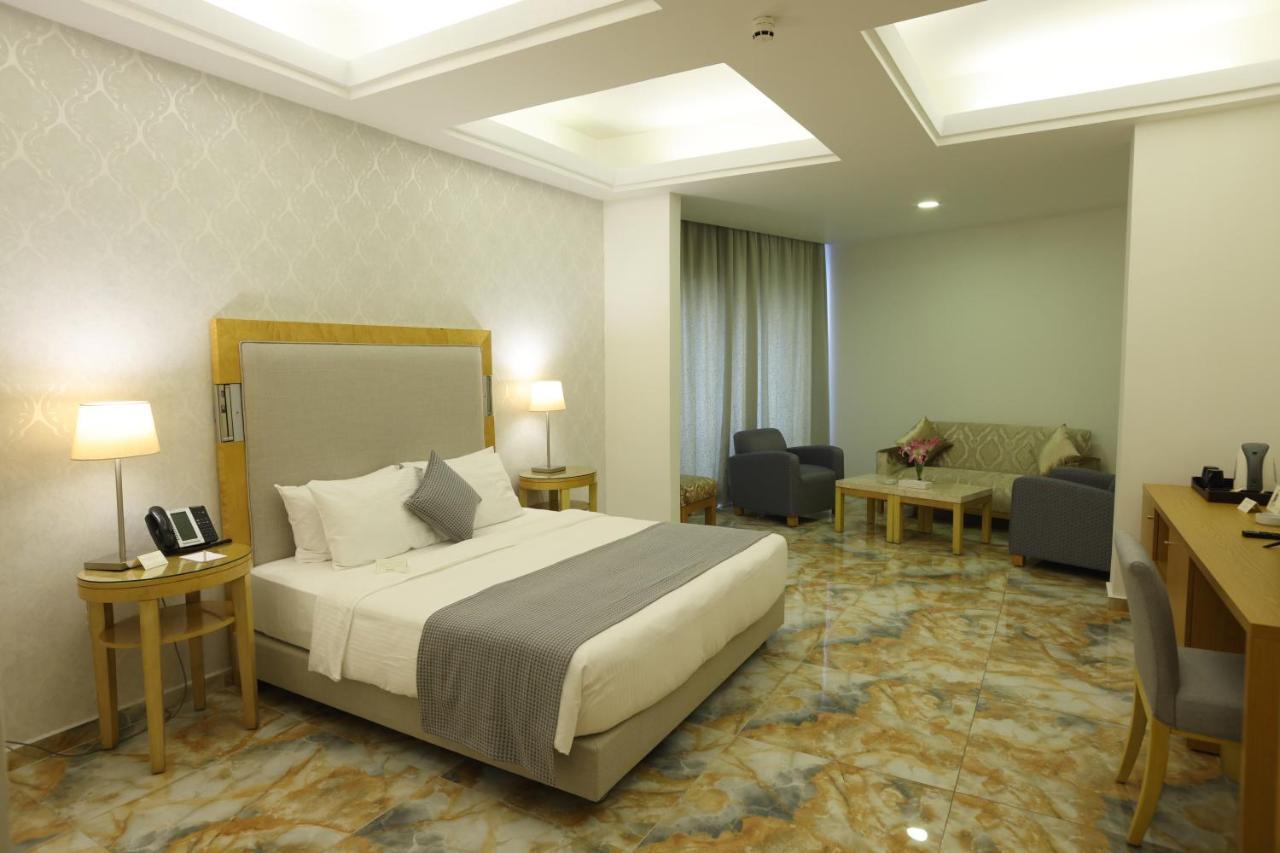 Riviera Hotel And Beach Lounge, ביירות מראה חיצוני תמונה