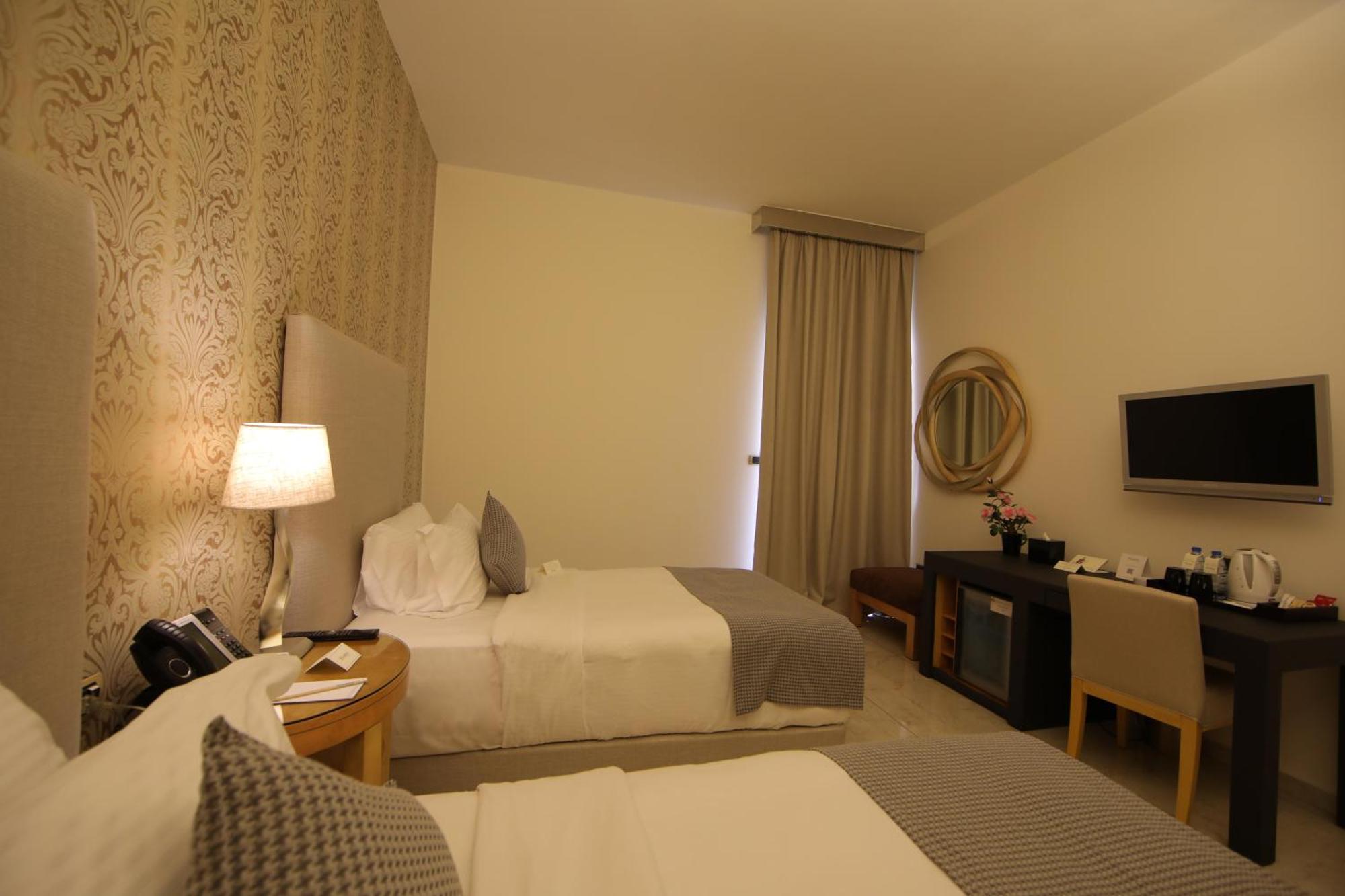 Riviera Hotel And Beach Lounge, ביירות מראה חיצוני תמונה